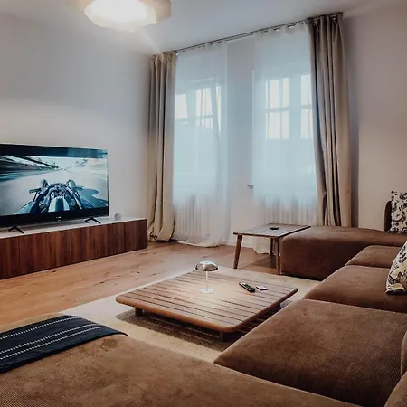 Premium 4br Apartment, Stunning Views Overlooking The Station * Koblenc