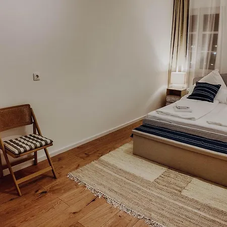 Apartment Premium 4br Apartment, Stunning Views Overlooking The Station *