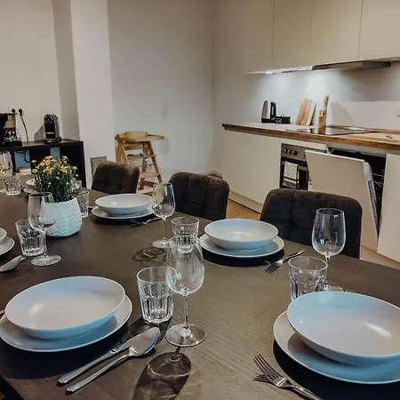 Premium 4br Apartment, Stunning Views Overlooking The Station Apartmán Koblenc