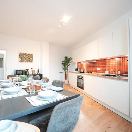 Premium 4br Apartment, Stunning Views Overlooking The Station Apartmán *