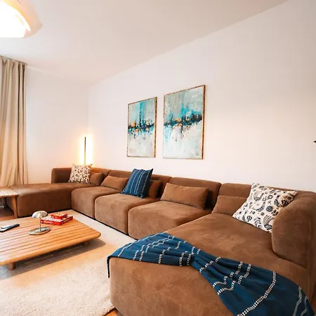 Apartmán Premium 4br Apartment, Stunning Views Overlooking The Station