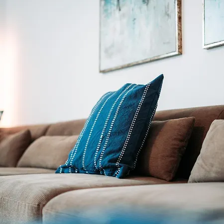 Premium 4br Apartment, Stunning Views Overlooking The Station Apartmán Koblenc