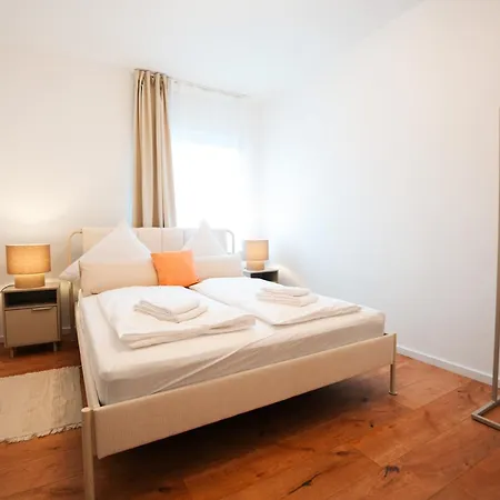Premium 4br Apartment, Stunning Views Overlooking The Station Koblenc