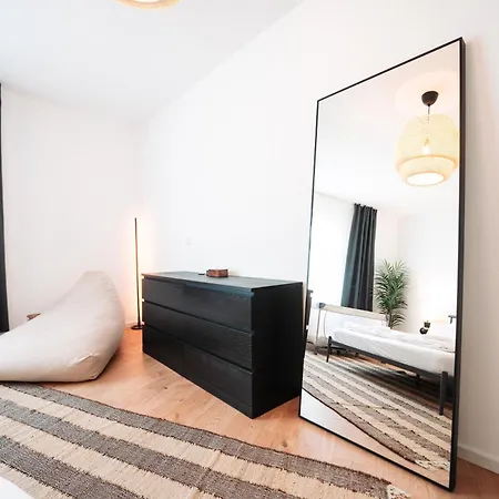 Apartmán Premium 4br Apartment, Stunning Views Overlooking The Station