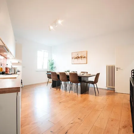 Apartmán Premium 4br Apartment, Stunning Views Overlooking The Station *