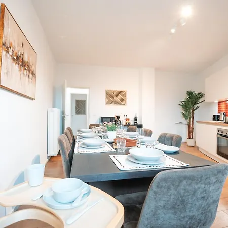 Apartmán Premium 4br Apartment, Stunning Views Overlooking The Station