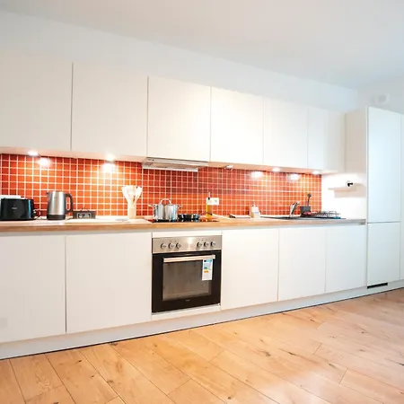 Premium 4br Apartment, Stunning Views Overlooking The Station Apartmán Koblenc