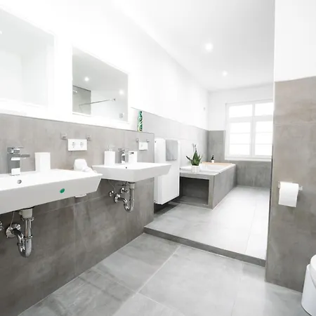 Premium 4br Apartment, Stunning Views Overlooking The Station Apartmán *