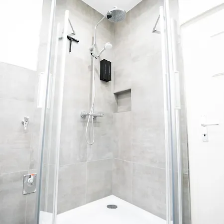 Appartement Premium 4br Apartment, Stunning Views Overlooking The Station Coblence
