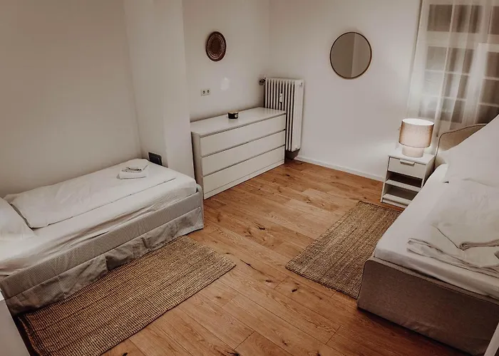 Apartment Premium 4br Apartment, Stunning Views Overlooking The Station