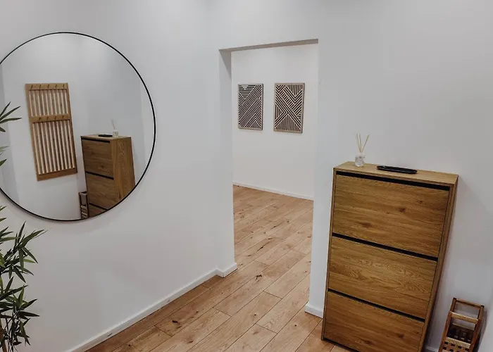 Apartment Premium 4br Apartment, Stunning Views Overlooking The Station *