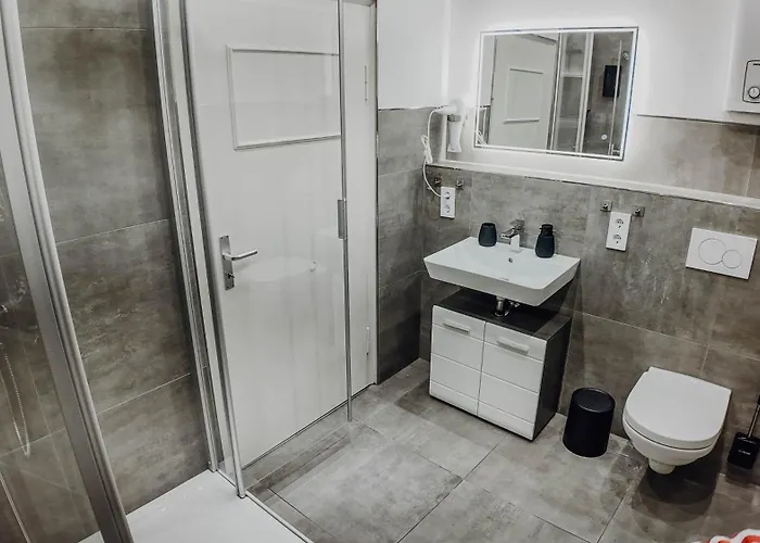 Apartment Premium 4br Apartment, Stunning Views Overlooking The Station *