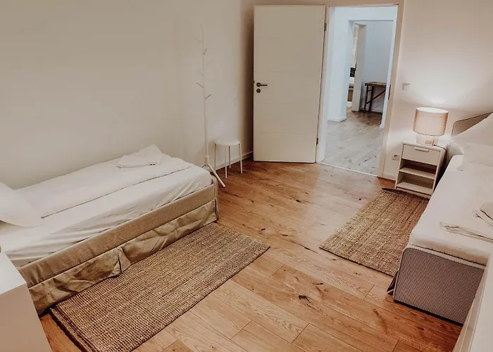 Premium 4br Apartment, Stunning Views Overlooking The Station