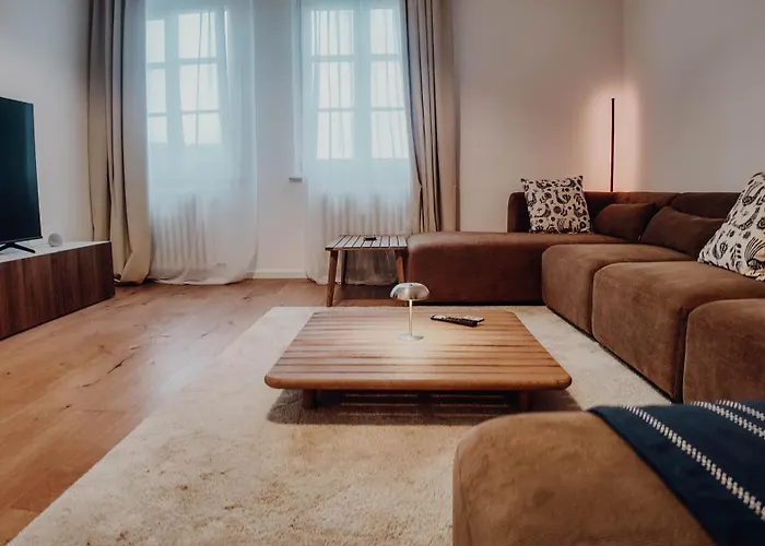 Premium 4br Apartment, Stunning Views Overlooking The Station Apartment