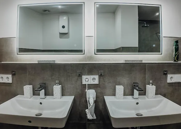 Premium 4br Apartment, Stunning Views Overlooking The Station Koblenz (Rhineland-Palatinate)