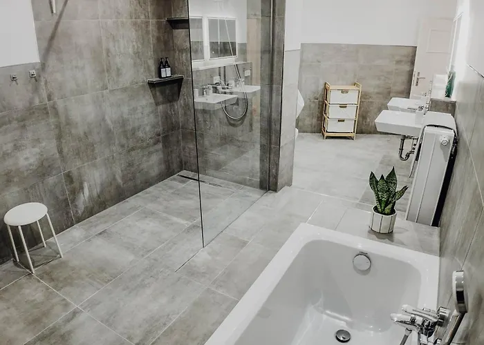 Apartment Premium 4br Apartment, Stunning Views Overlooking The Station *