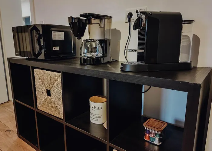 Premium 4br Apartment, Stunning Views Overlooking The Station